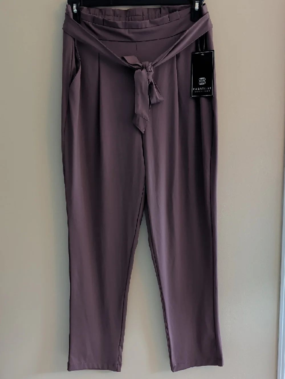 Pleione 2-Piece Set – Pleated Floral Top + Mauve Pants | Size M | NWT